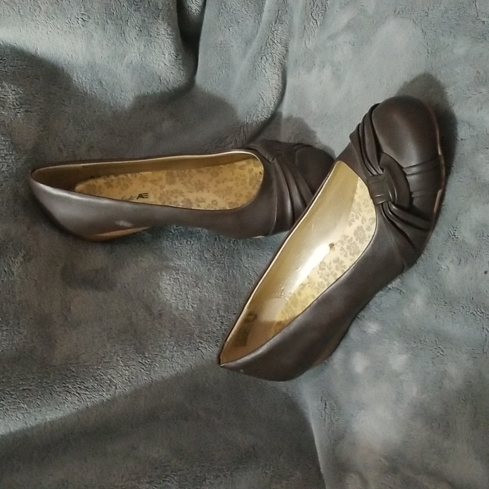 Brown American Eagle wedge